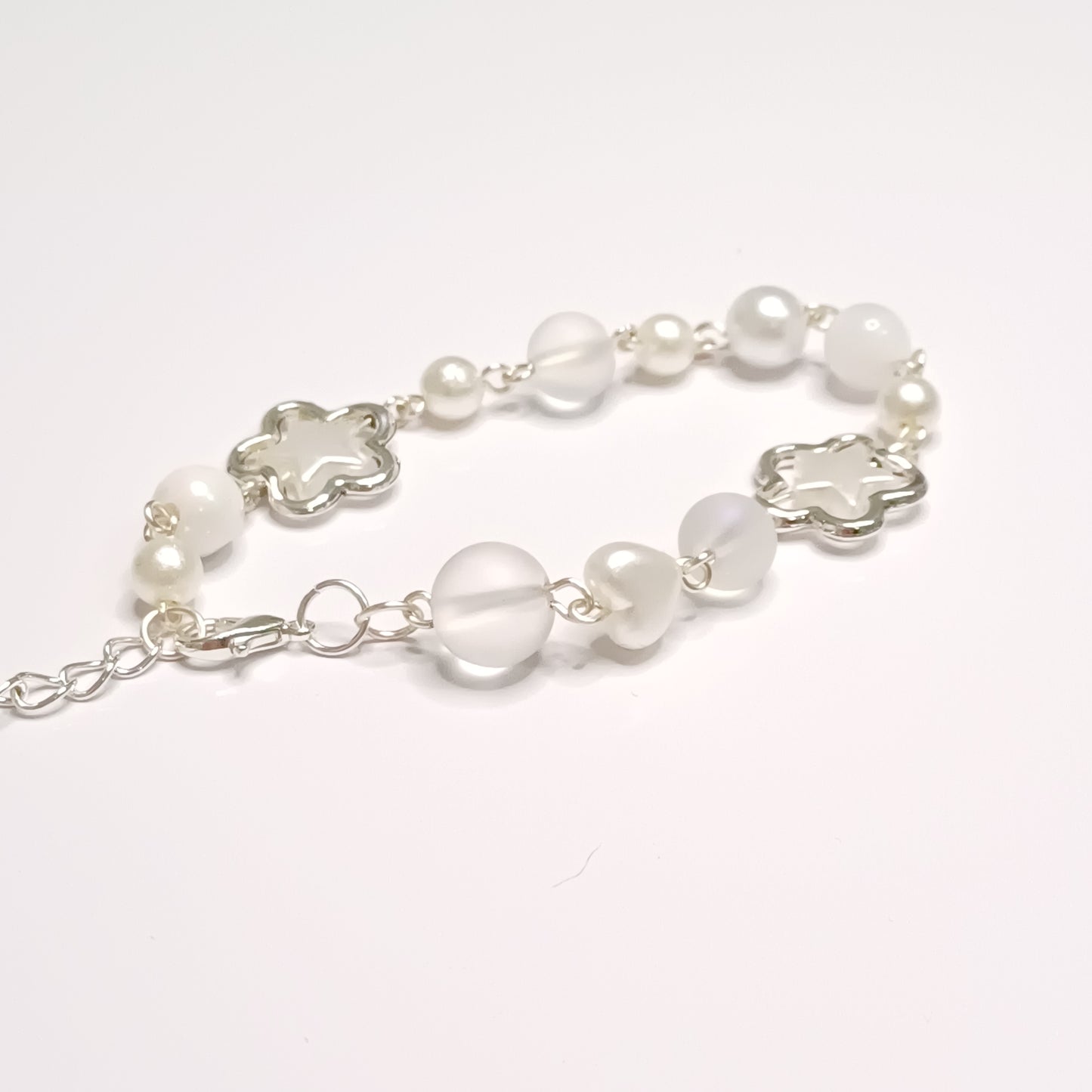 White beaded chain bracelet