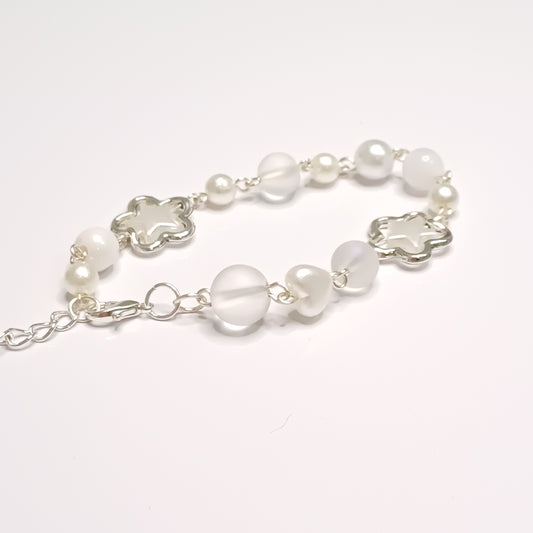 White beaded chain bracelet